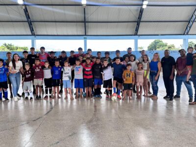 Escolinha Craques do Amanhã inicia atividades em Santana do Guaporé com presença de autoridades