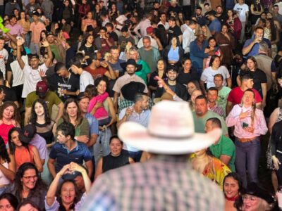 Show de João Bosco & Gabriel anima segunda noite de festa em São Miguel do Guaporé