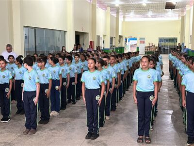Escola Cívico-Militar Sargento Paulo César dias Ramos passa a operar oficialmente com uniformização completa