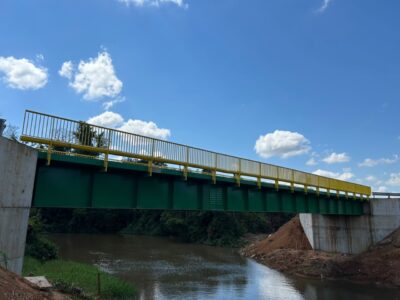 Nova ponte de concreto e aço é inaugurada na Linha 82 e garante mais segurança para moradores